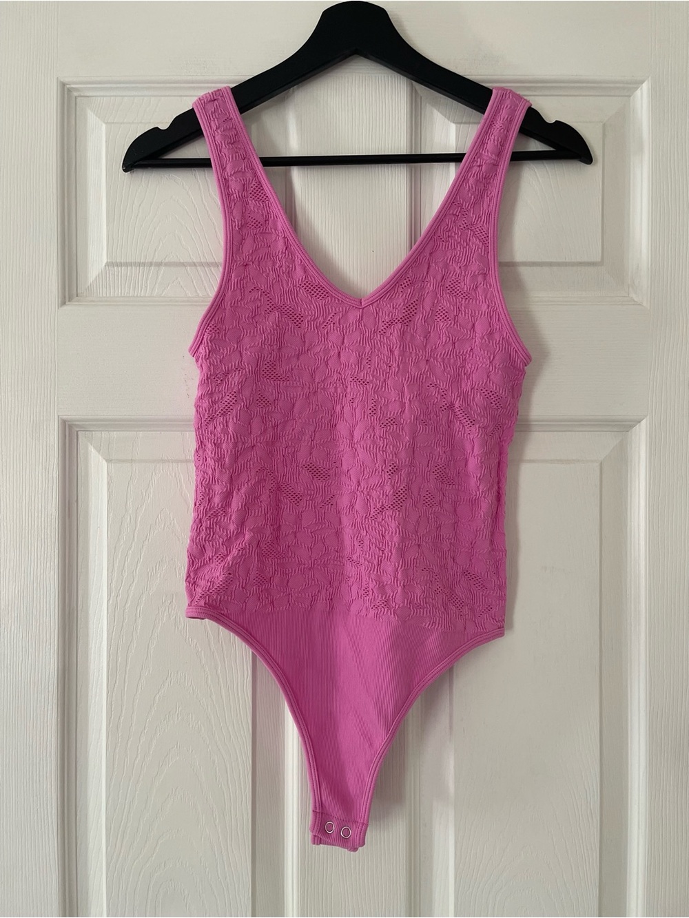 Textured Barbie Pink V-Neck Women's Bodysuit s/m stretchy floral